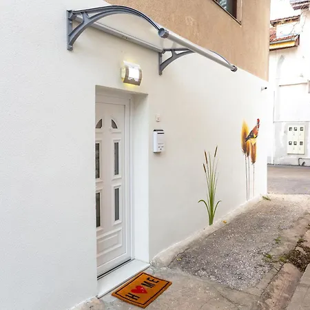 Beehome Apartment