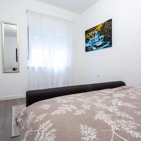 Beehome Apartment